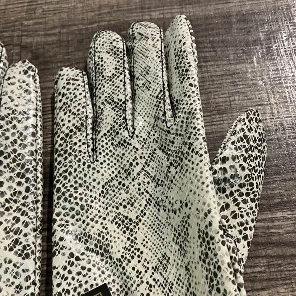 Snakeskin Pattern Gloves
